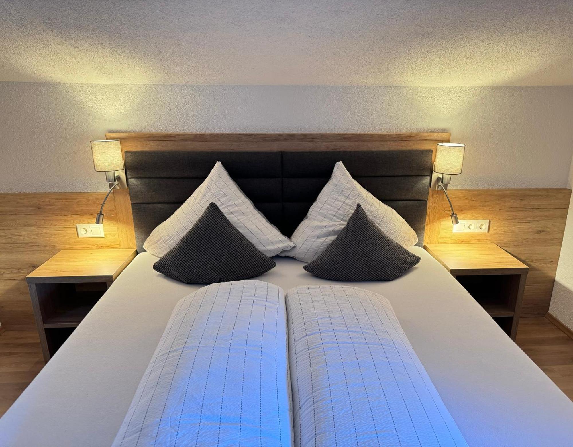 Haus Felsneck Bed & Breakfast Сьолден Екстериор снимка
